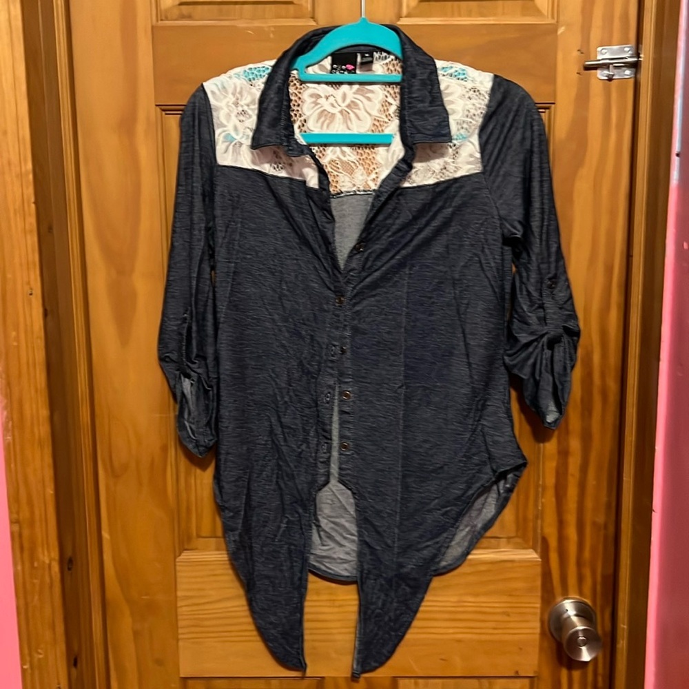 Women’s 3/4 button down